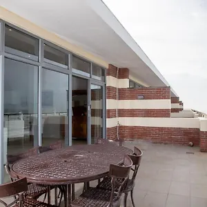 Surfers Penthouse Apartment