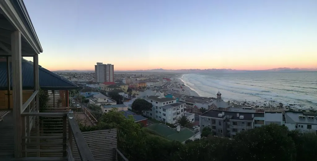 Seaview Apartment In Muizenberg